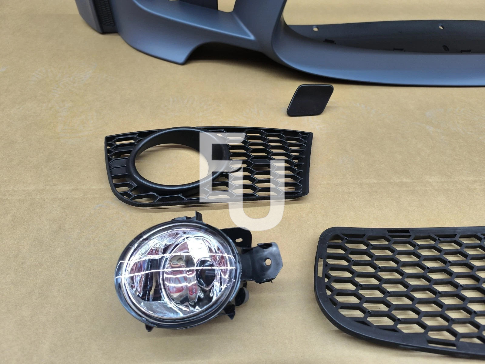 1M STYLE FRONT BUMPER COMPLETE FOG LIGHTS FOR BMW 1 SERIES E81 E82 E88 08-11