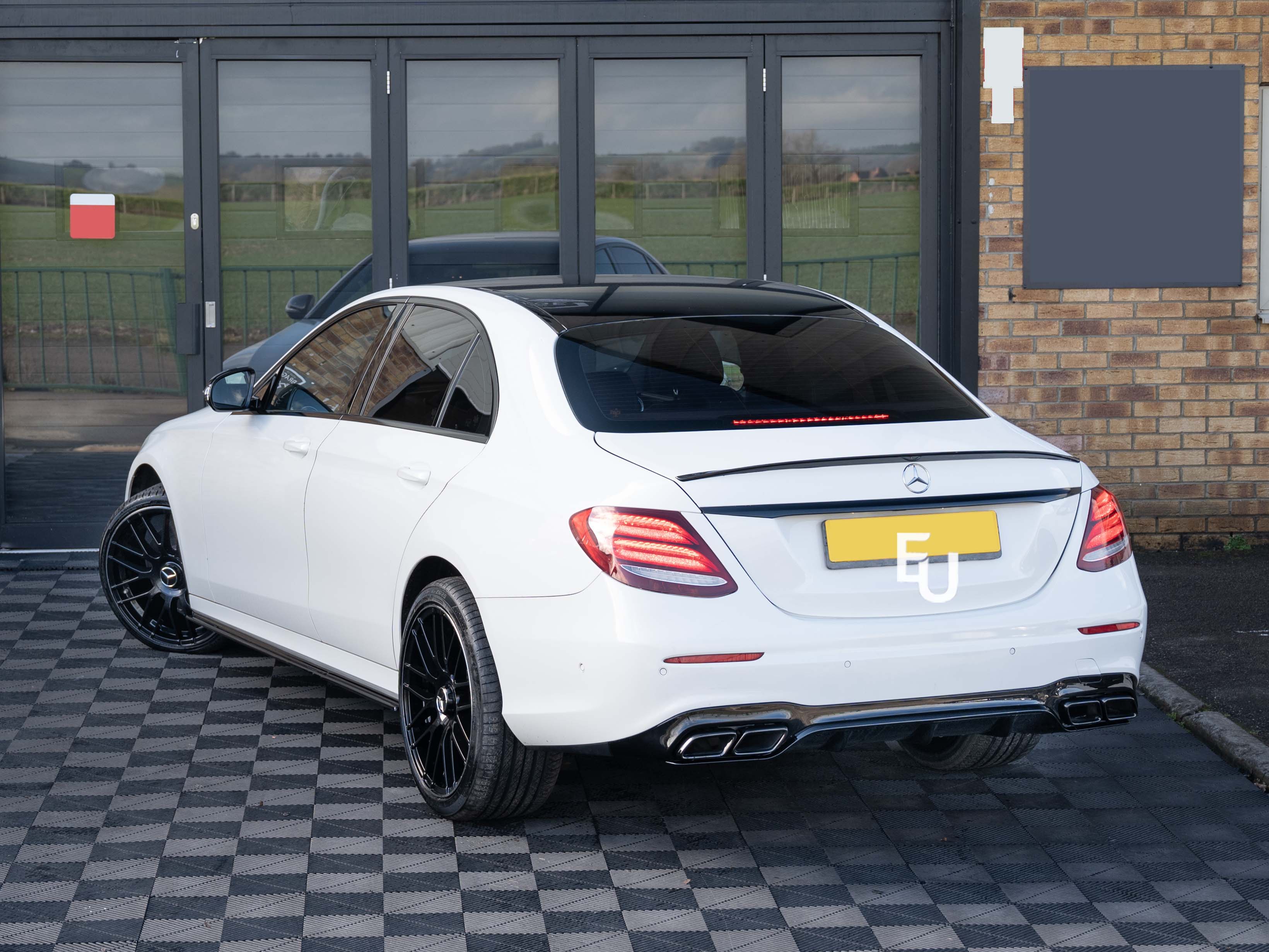 FOR MERCEDES E CLASS W213 SALOON C63 STYLE BOOT SPOILER GLOSS BLACK 2016-2020