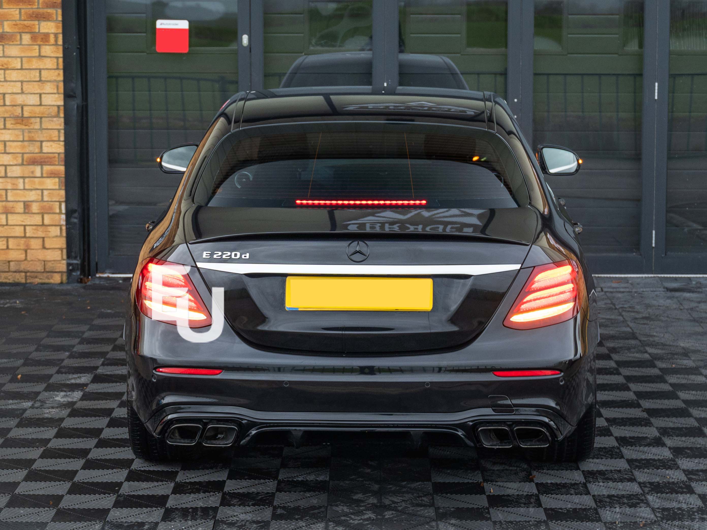 FOR MERCEDES E CLASS W213 SALOON C63 STYLE BOOT SPOILER GLOSS BLACK 2016-2020