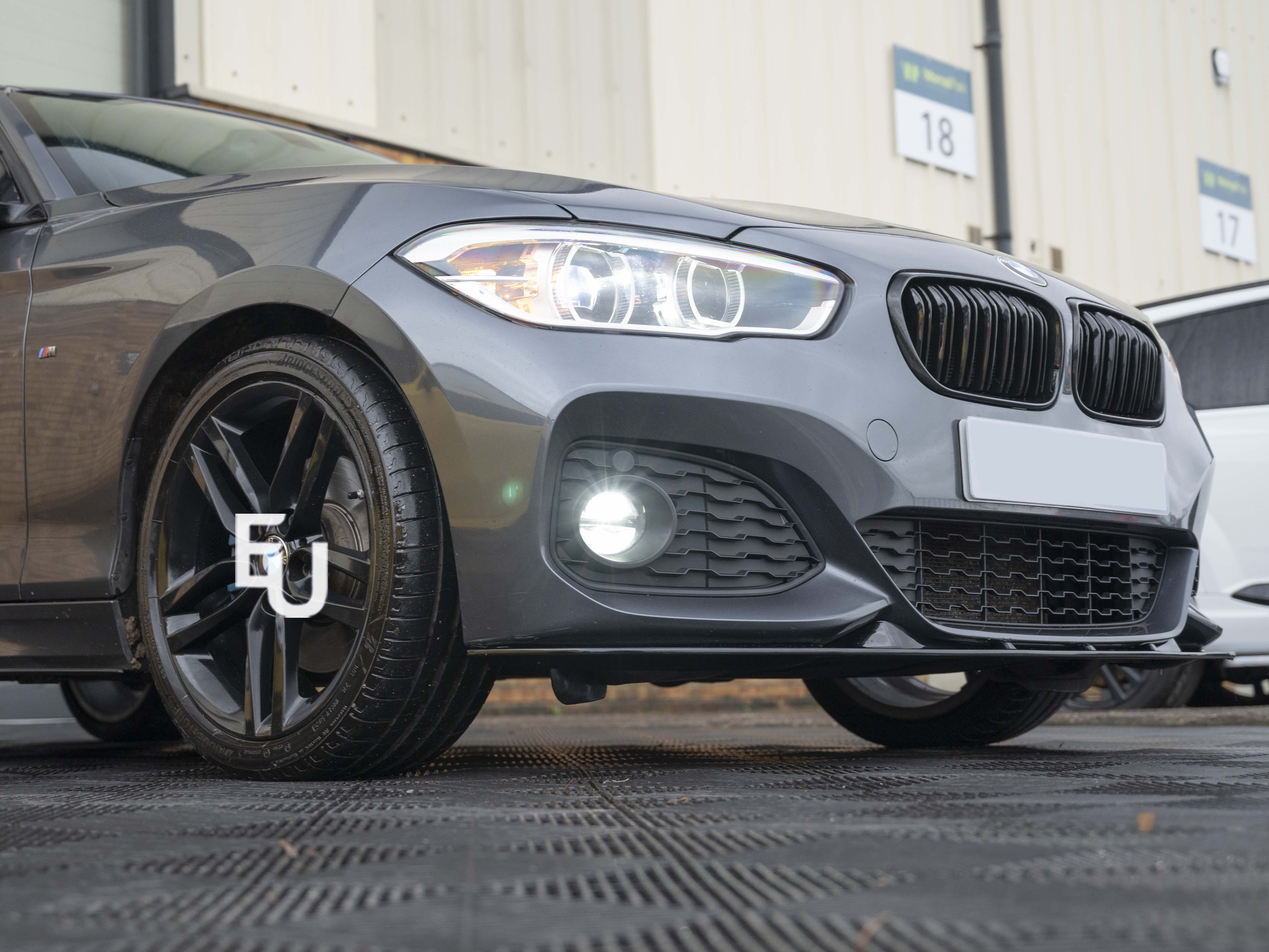 BODY KIT REAR DIFFUSER FOR BMW 1 SERIES F20 FRONT LIP SPLITTER BODYKIT 2015-18