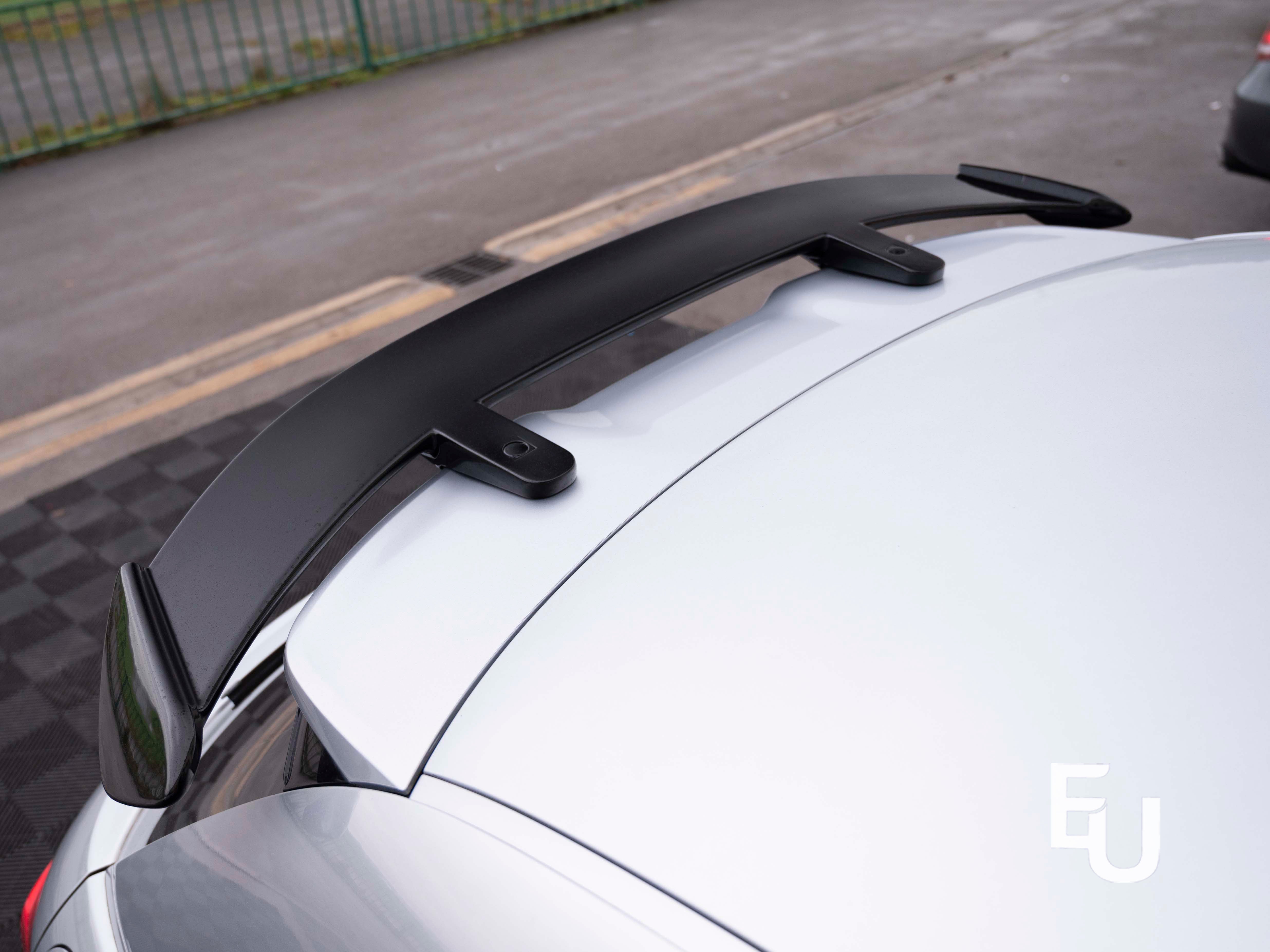 REAR ROOF TOP SPOILER FOR 3 GENERATION UNIVERSAL HATCHBACK MODEL GLOSS BLACK