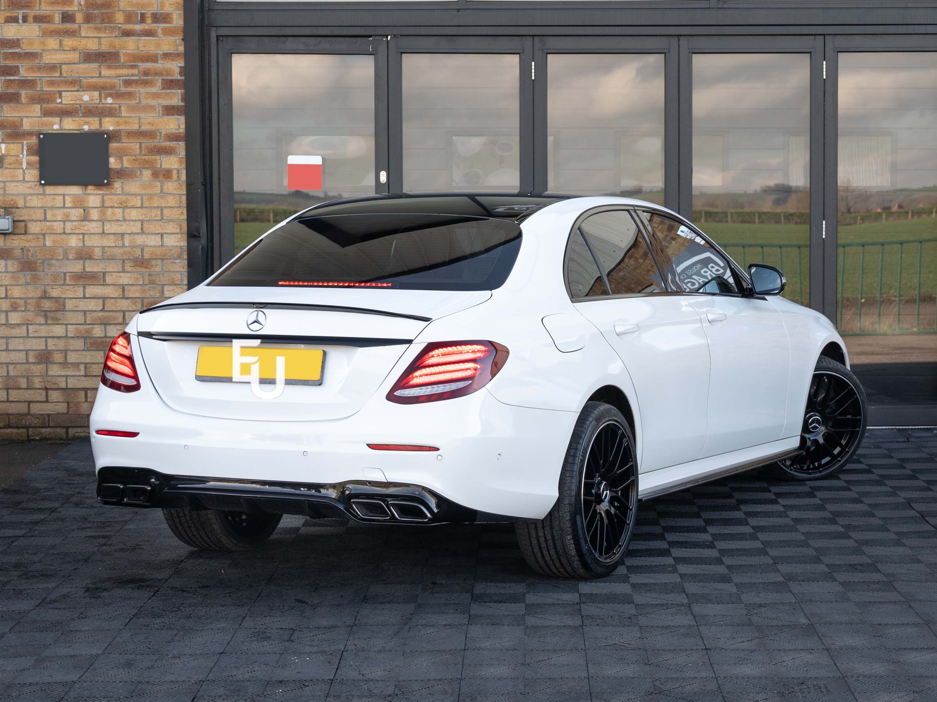 FOR MERCEDES E CLASS W213 SALOON C63 STYLE BOOT SPOILER GLOSS BLACK 2016-2020