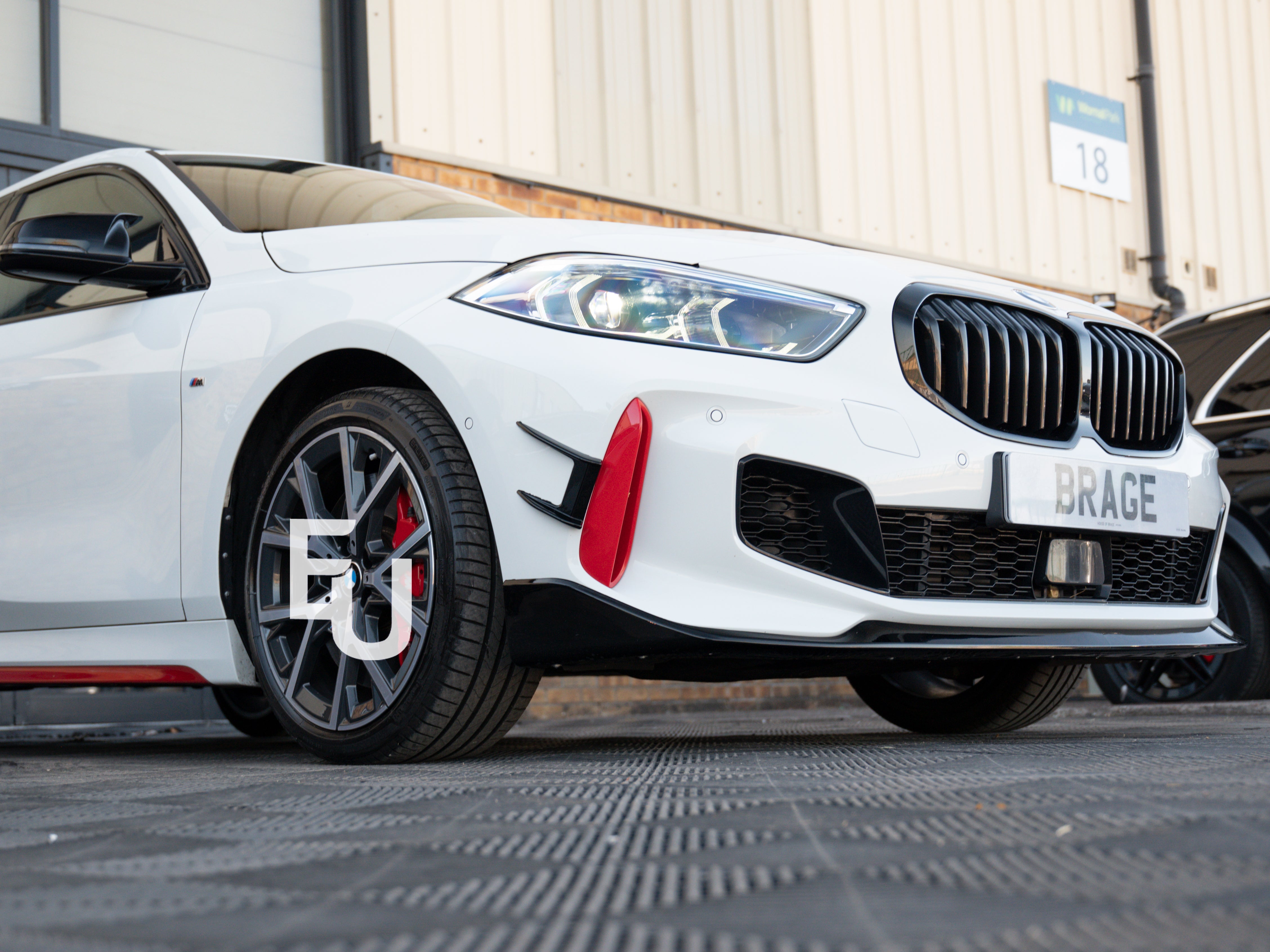 FOR BMW 1 SERIES F40 M135i MP STYLE BUMPER CANARD AERO SIDE BLADES FLICKS GLOSS