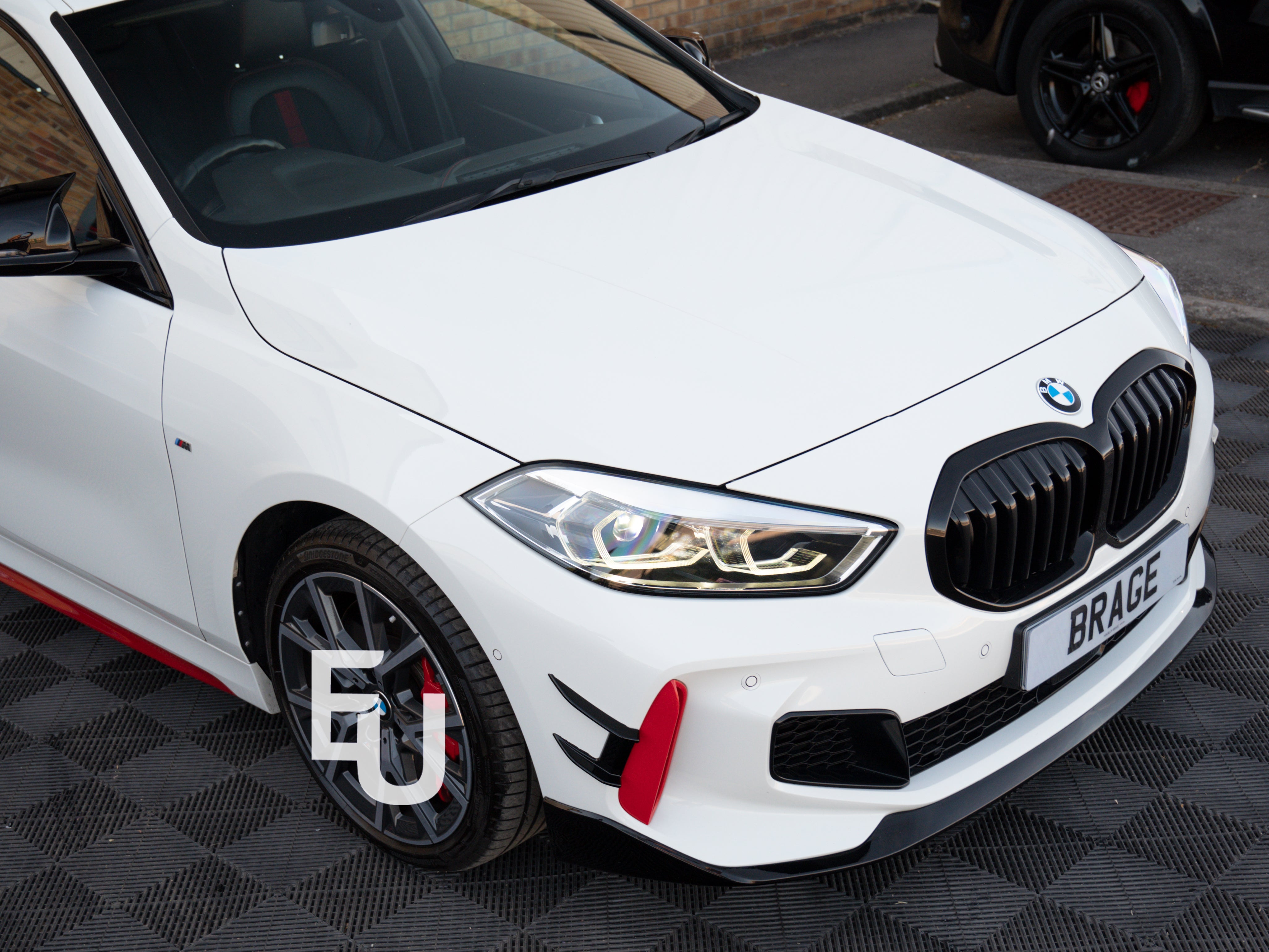 FOR BMW 1 SERIES F40 M135i MP STYLE BUMPER CANARD AERO SIDE BLADES FLICKS GLOSS