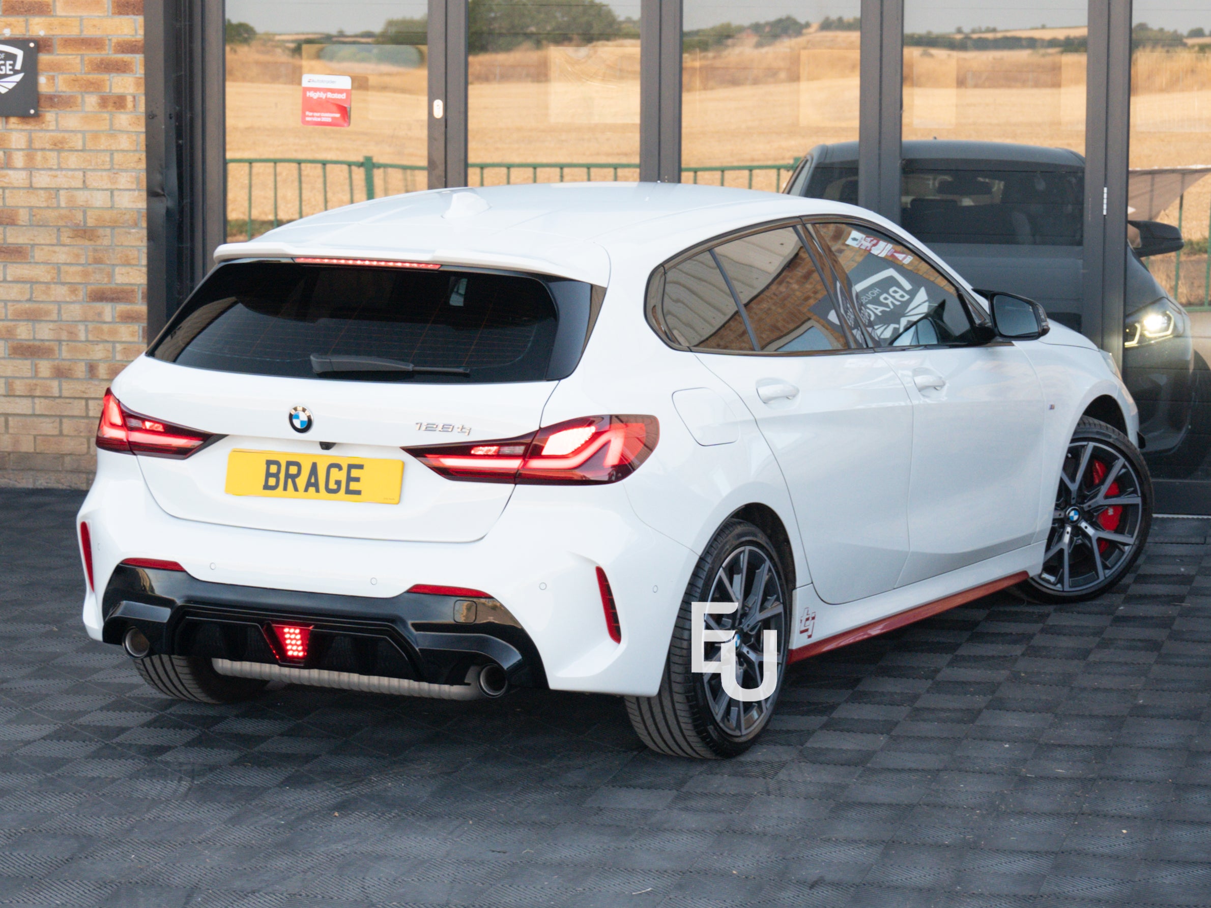 COMPETITIVE REAR DIFFUSER M SPORT DUAL EXHAUST FOR BMW 1 SERIES F40 19+ GLOSS