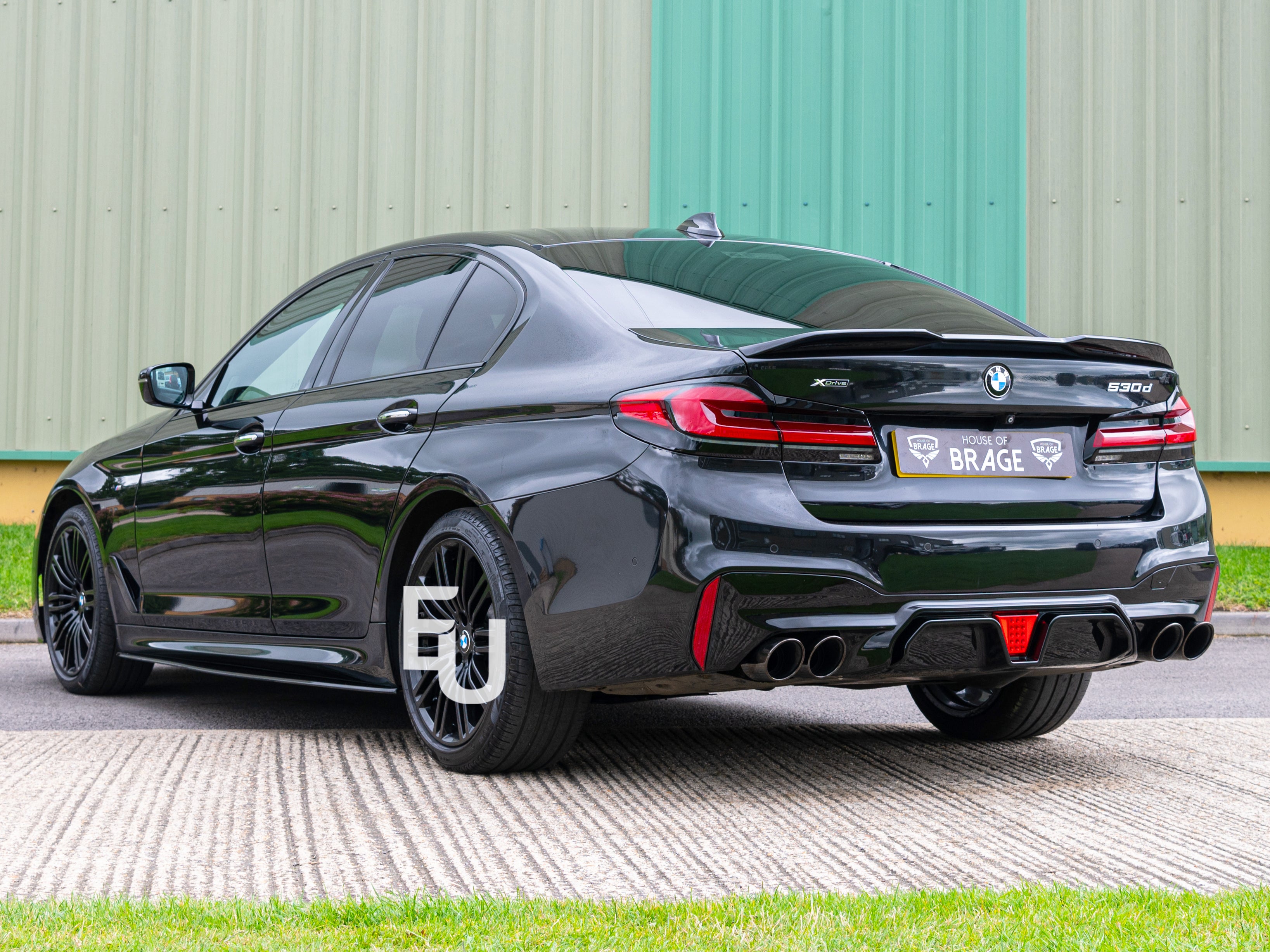 BODYKIT BODY KIT FOR BMW 5 SERIES G30 FRONT SPLITTER & REAR DIFFUSER TAIL PIPES