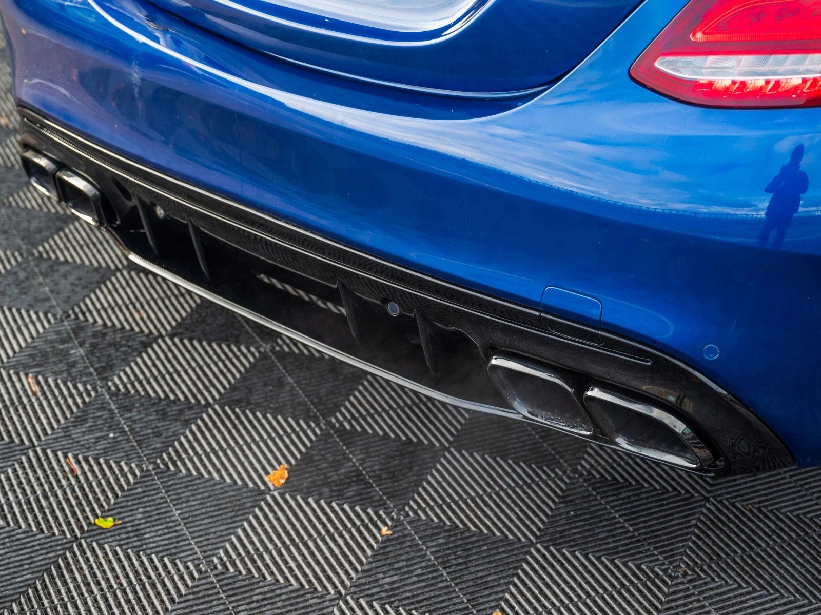 REAR BUMPER DIFFUSER FOR MERCEDES BENZ C CLASS W205 AMG C63 TAIL PIPES AMG SEDAN