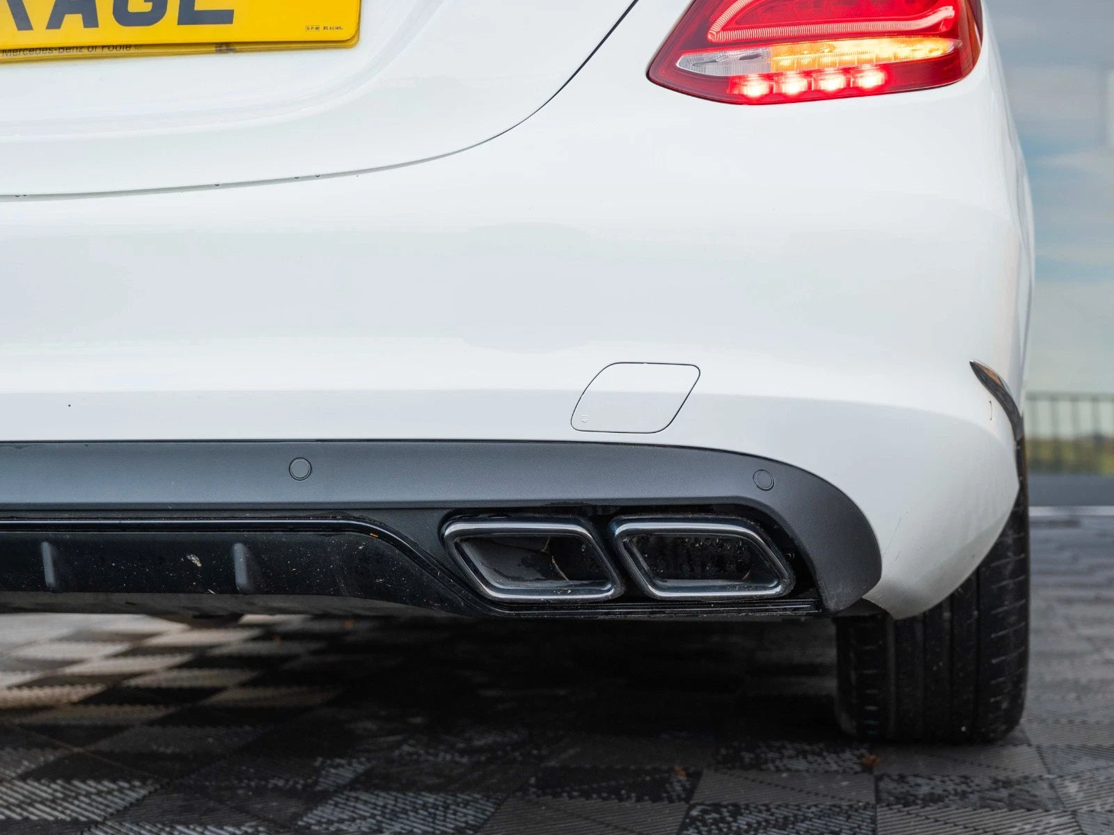 REAR DIFFUSER TAIL PIPE NON AMG FOR MERCEDES C-CLASS W205 C63 LOOK GLOSS BLACK
