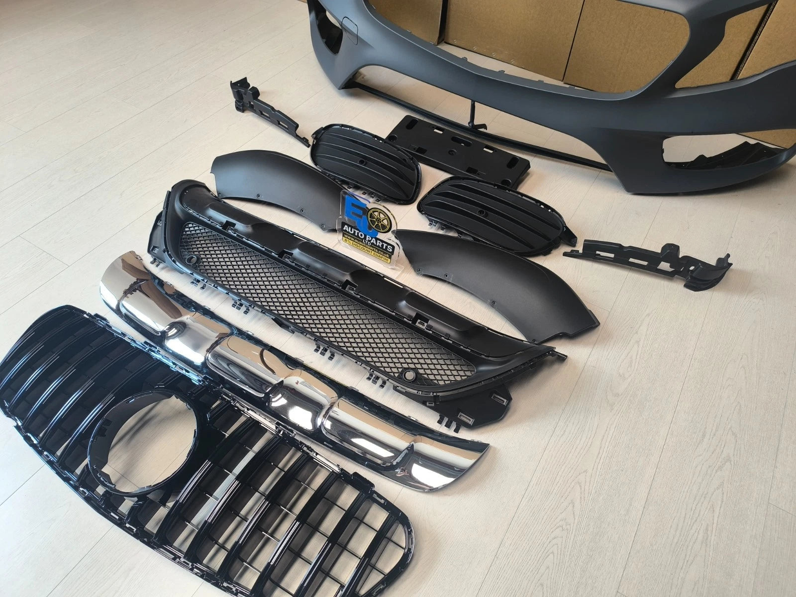 MERCEDES-BENZ GLA W156 X156 2017-2019 FRONT BUMPER BODYKIT WITH GRILLES AMG LINE