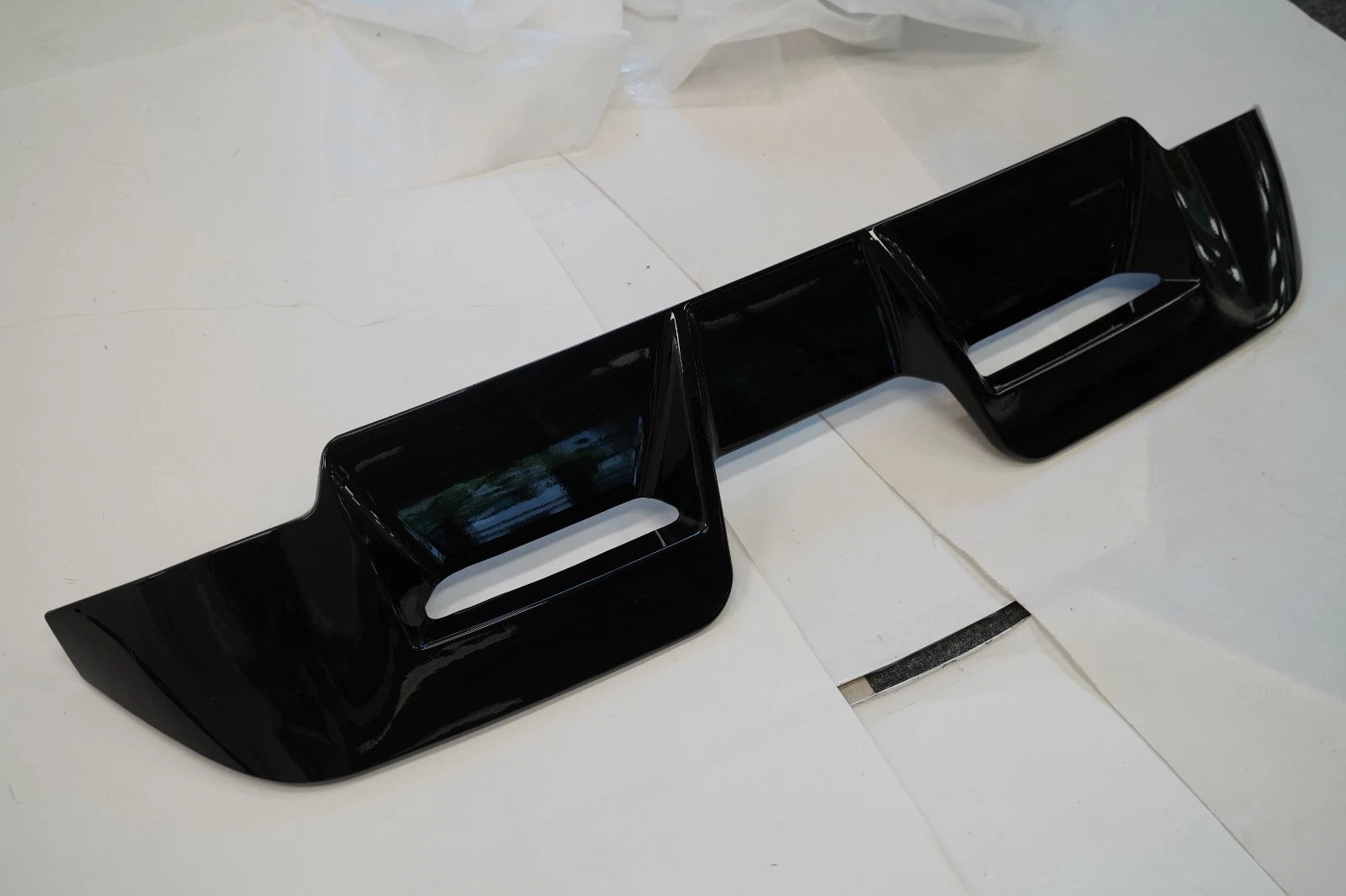 BRAGE DESIGN REAR ROOF SPOILER WING FOR LAND ROVER DEFENDER 90 110 130 L663 20+