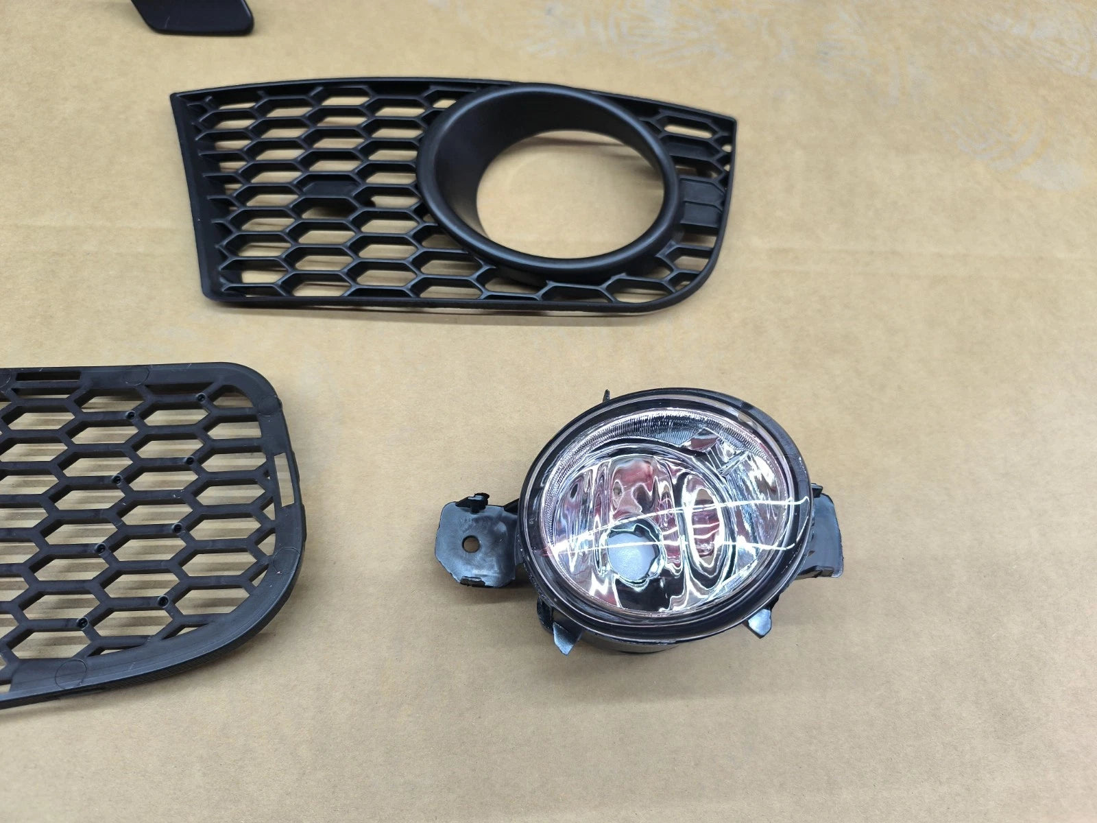 1M STYLE FRONT BUMPER COMPLETE FOG LIGHTS FOR BMW 1 SERIES E81 E82 E88 08-11