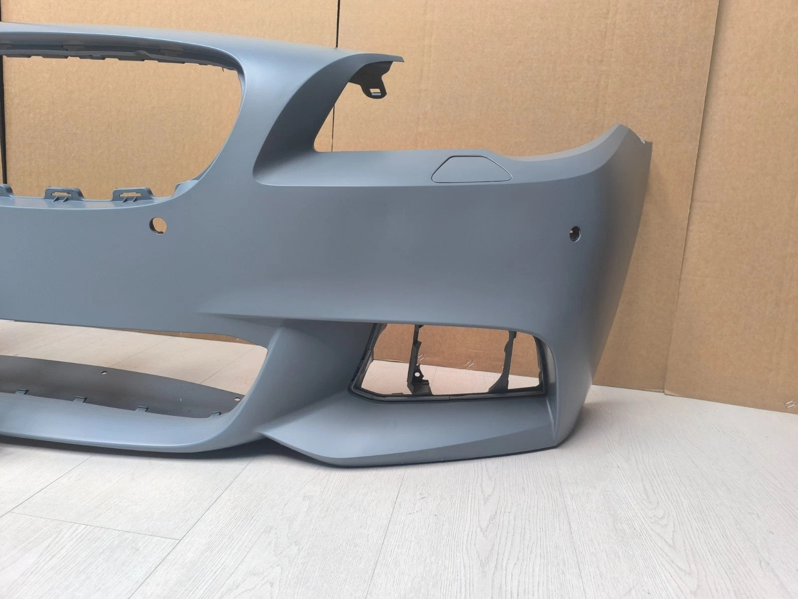 FOR BMW 5 SERIES F10 F11 M-SPORT 2013-17 FRONT BUMPER PRIMED PDC & WASHER HOLES