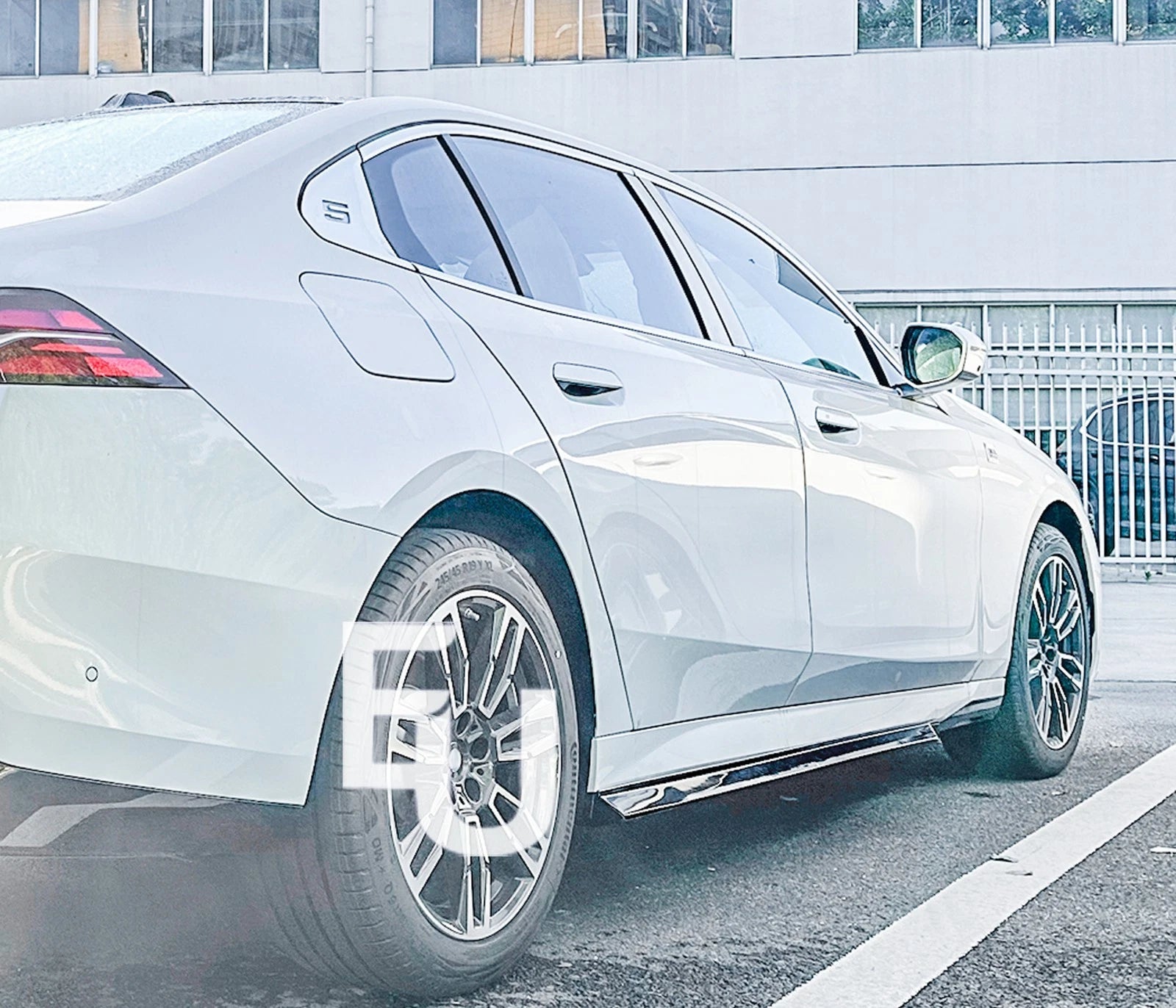 FOR BMW G60 MP STYLE PAIR SIDE SKIRT EXTENTIONS GLOSS BLACK 2023+