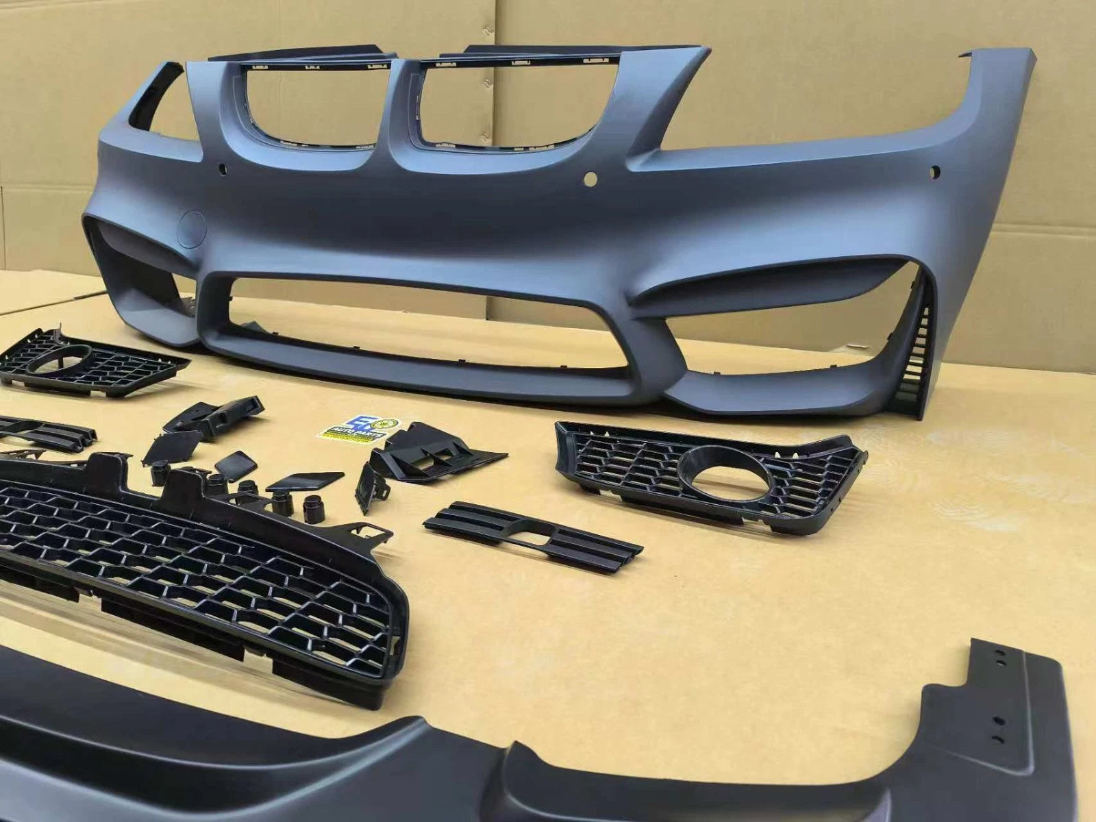 M4 STYLE FRONT BUMPER CONVERSION FOR BMW E90 E91 SALOON TOURING PRE LCI 05-08