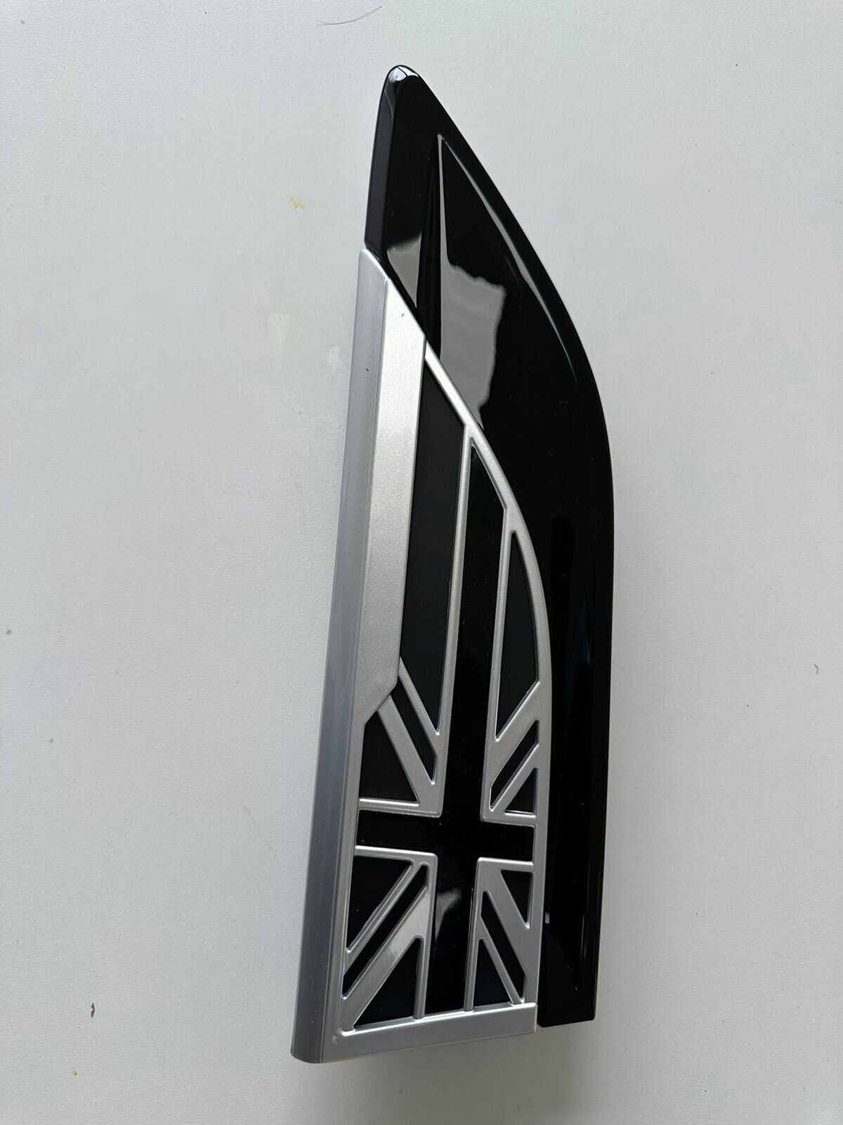 SIDE VENTS FOR DISCOVERY 5 UNION JACK BLACK LAND ROVER STEALTH WING GRILL GRILLE