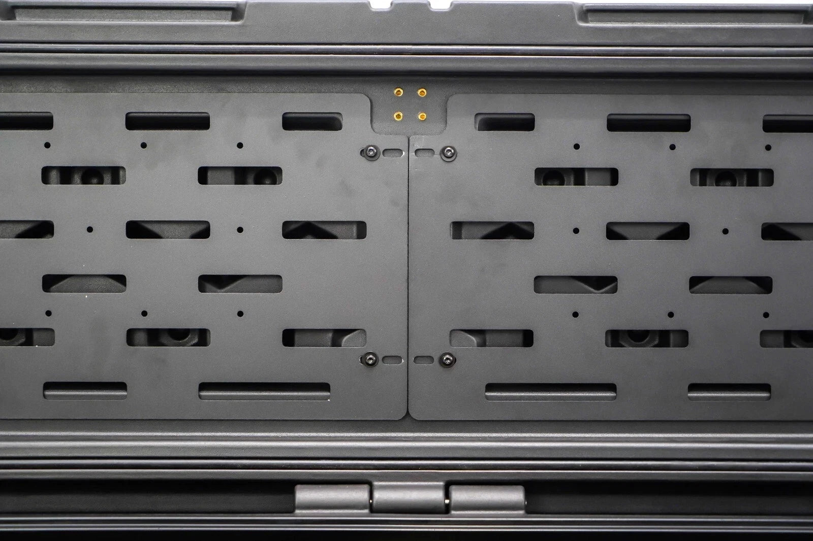 90L UNIVERSAL CARGO TOOL STORAGE BOX WITH BRAKETS STEEL PLATE ROOF RACK 127 CM