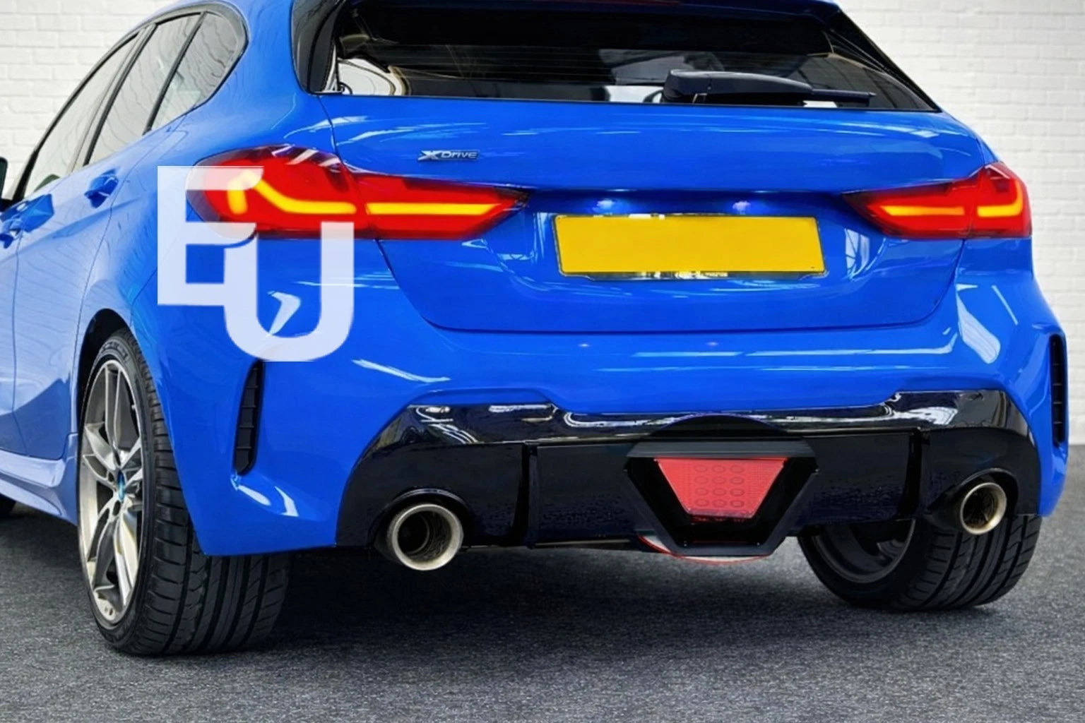 COMPETITIVE REAR DIFFUSER M SPORT DUAL EXHAUST FOR BMW 1 SERIES F40 19+ GLOSS