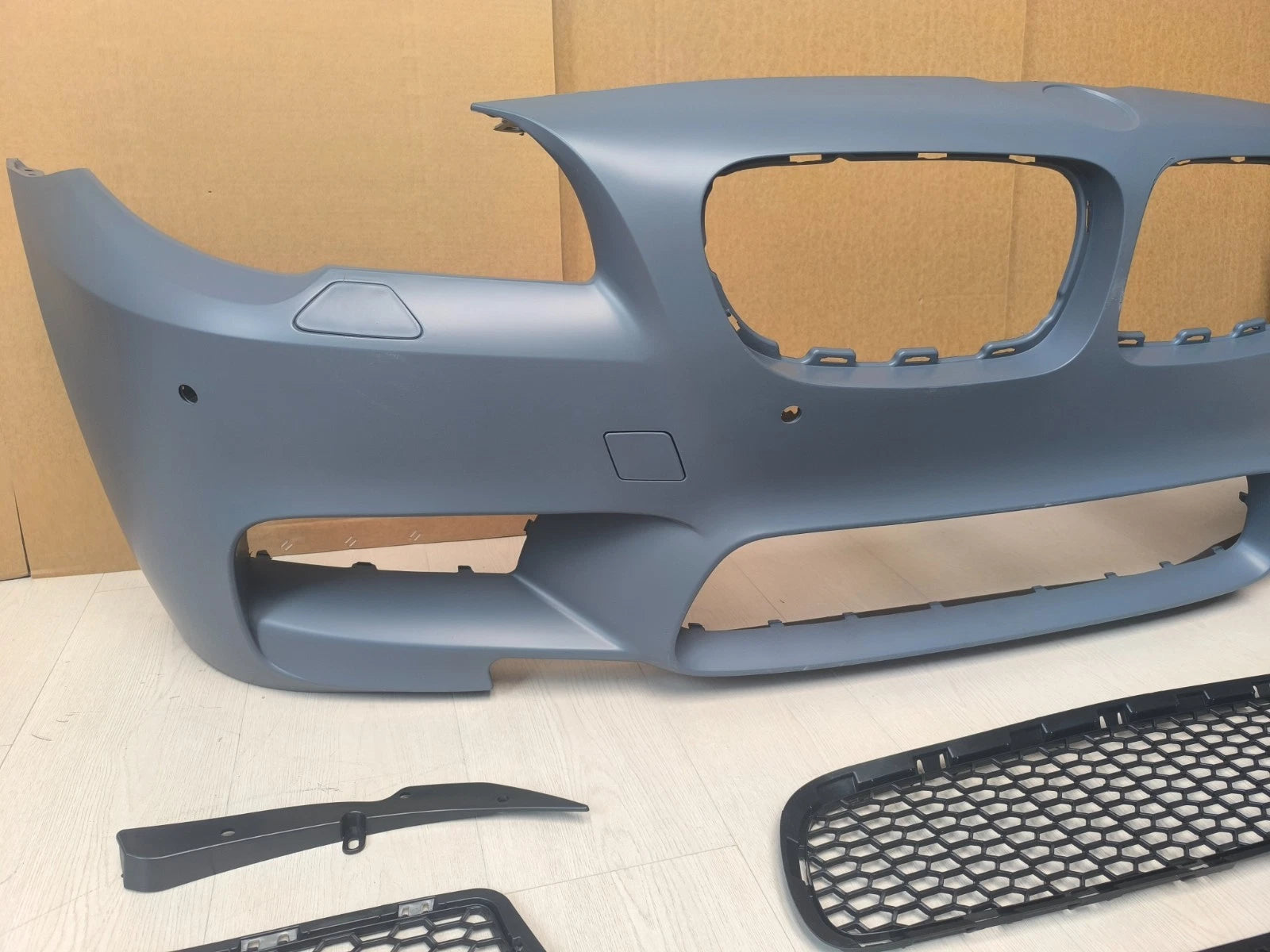 M5 CONVERSION FRONT BUMPER BODY KIT FOR BMW 5 SERIES F10 F11 2010-17 WITH PDC