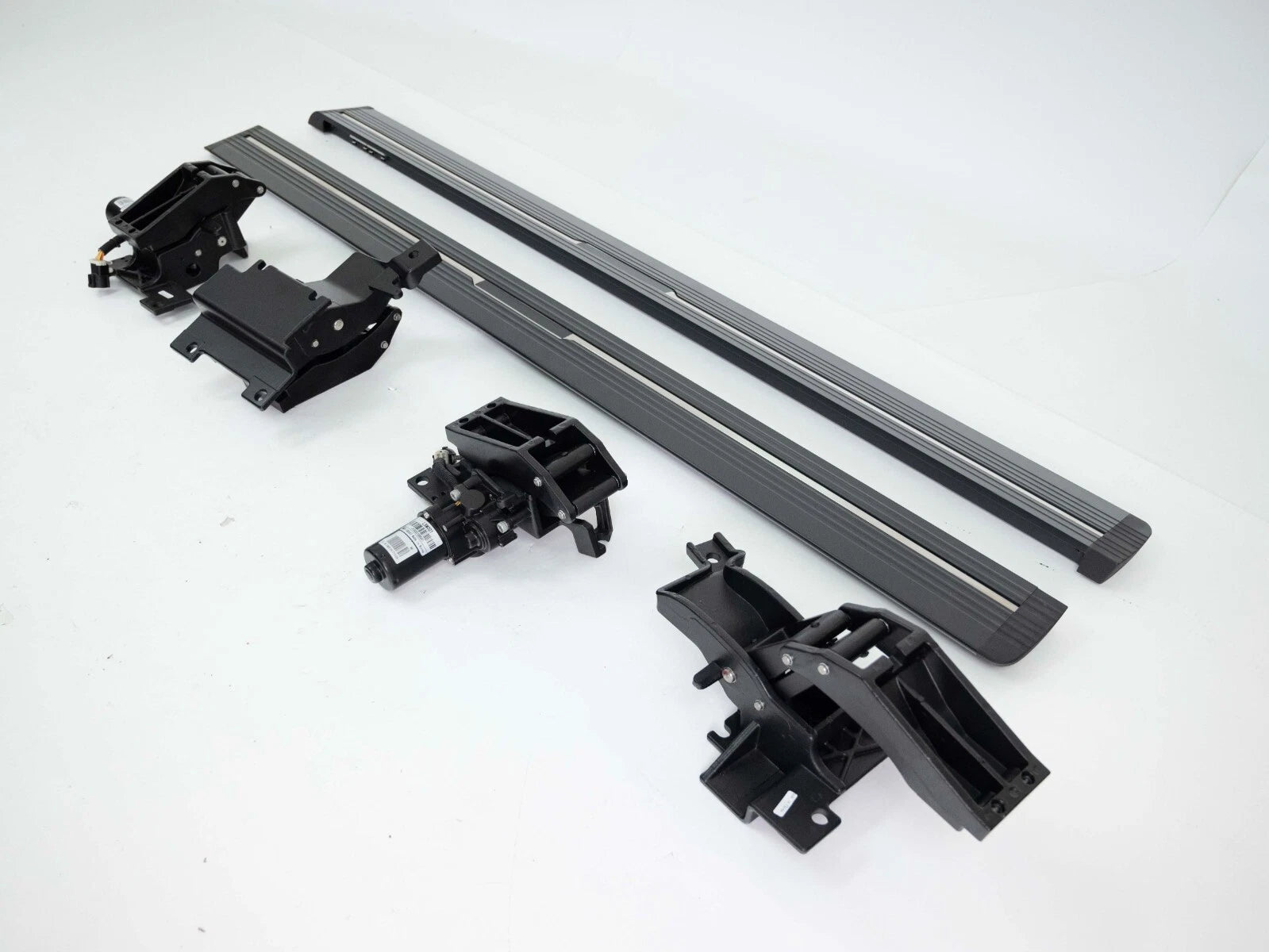ELECTRIC RUNNING BOARDS SUPPLIED & FITTED FOR RANGE ROVER VOGUE L405 SPORT L494