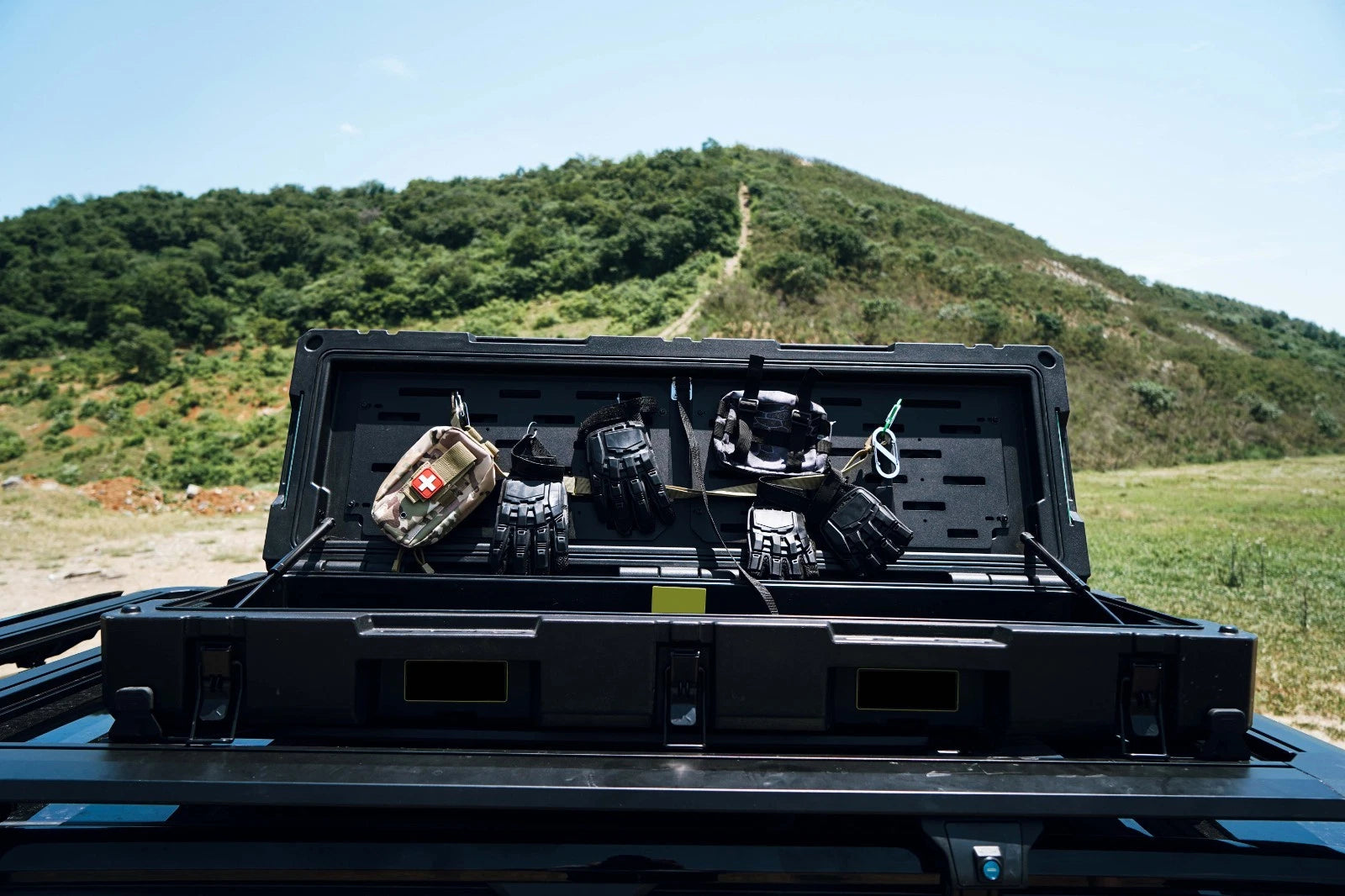 90L UNIVERSAL CARGO TOOL STORAGE BOX WITH BRAKETS STEEL PLATE ROOF RACK 127 CM
