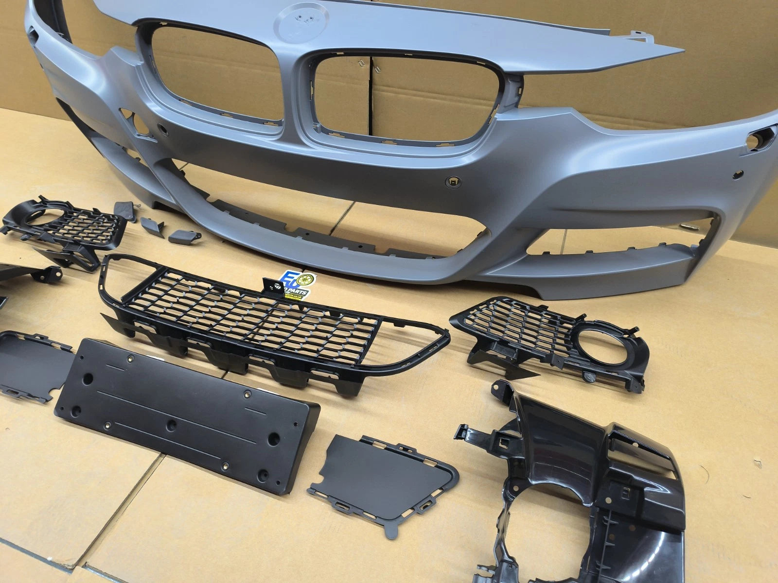 FOR BMW 3 SERIES F30 F31 M SPORT LOOK FRONT BUMPER GRILL W/PDC WASHER HOLE 15-19