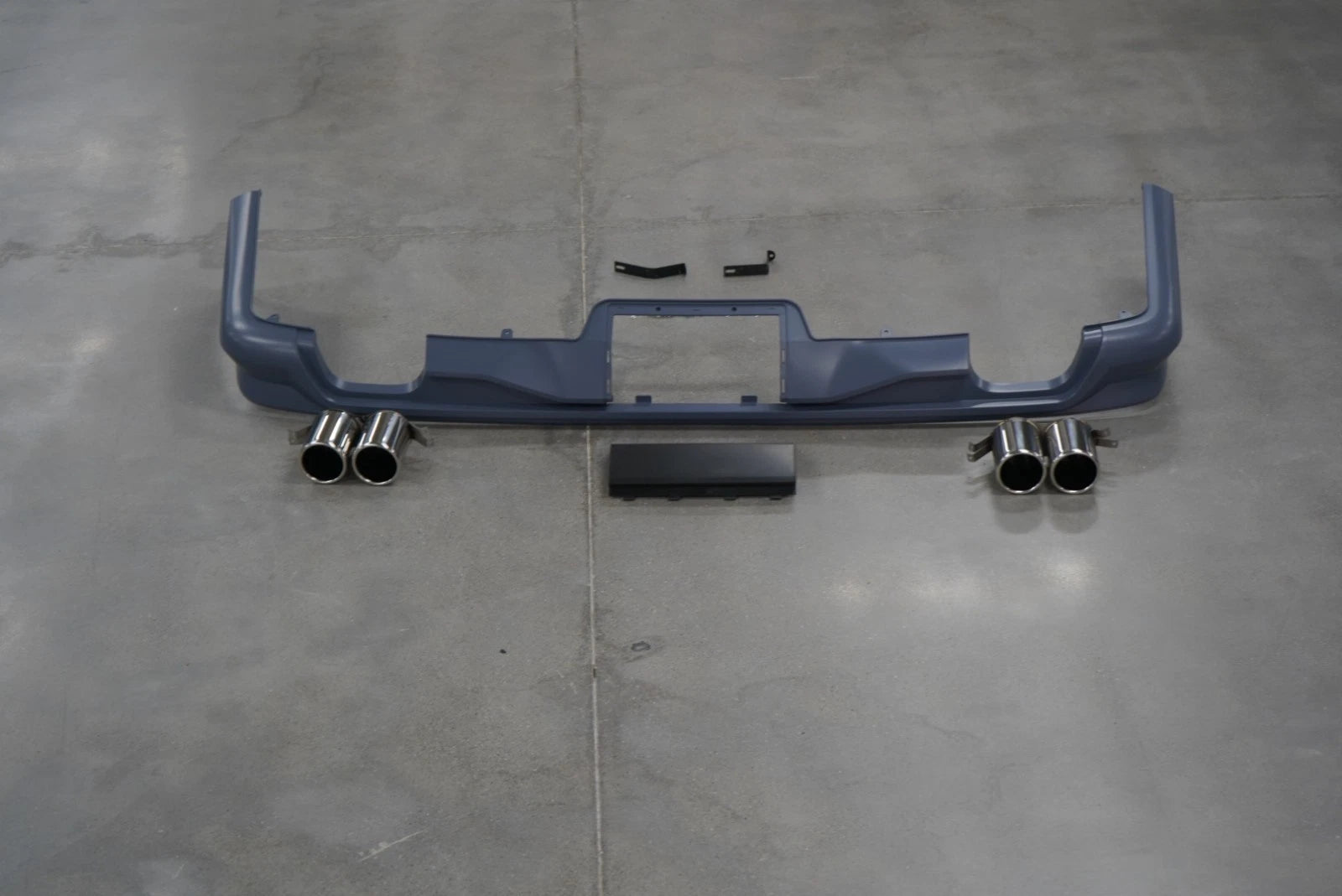 PRIMED REAR BUMPER WITH QUAD EXHAUST TIPS FOR VW TRANSPORTER T6.1 2019-2024