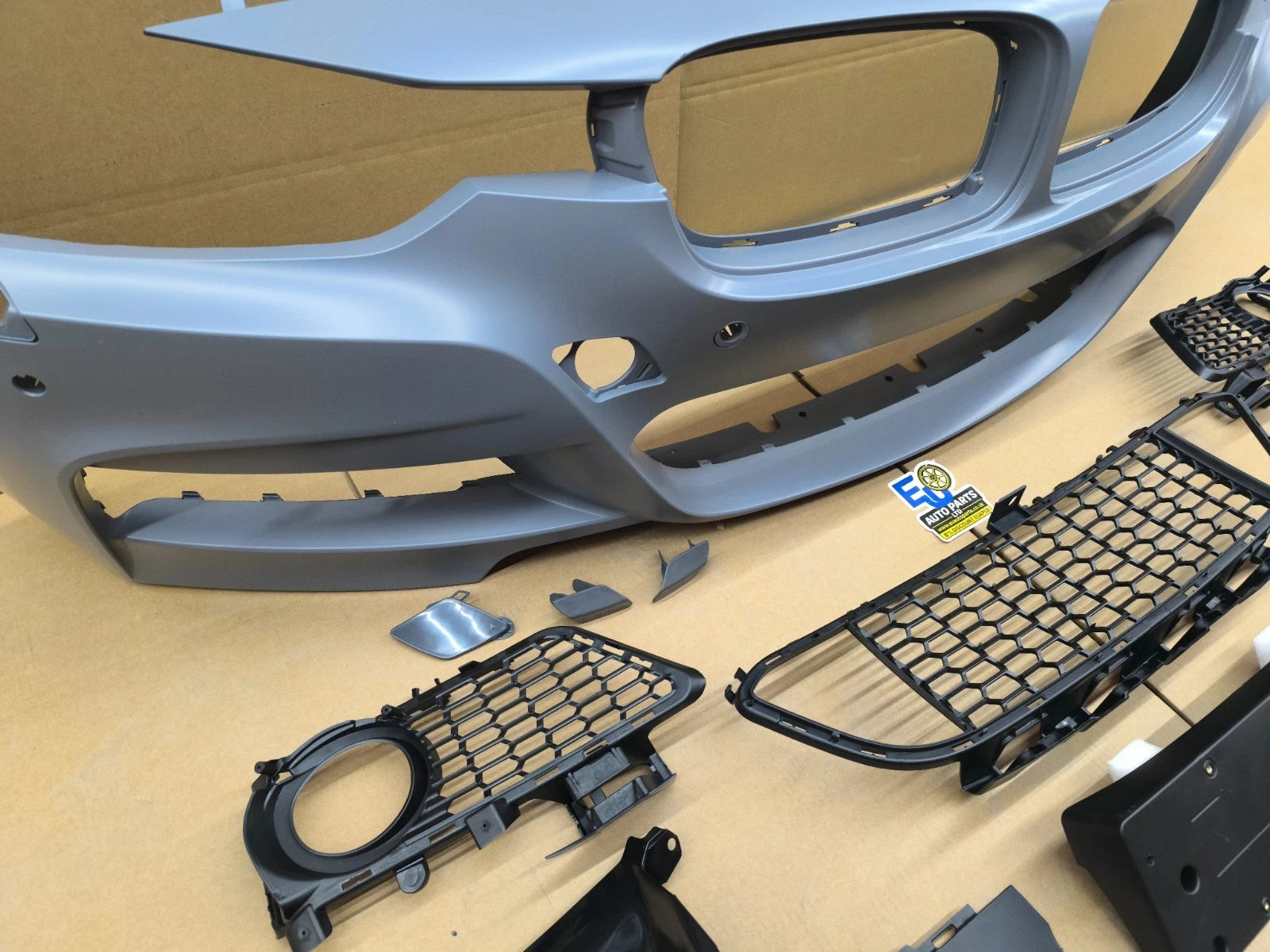 FOR BMW 3 SERIES F30 F31 M SPORT LOOK FRONT BUMPER GRILL W/PDC WASHER HOLE 15-19