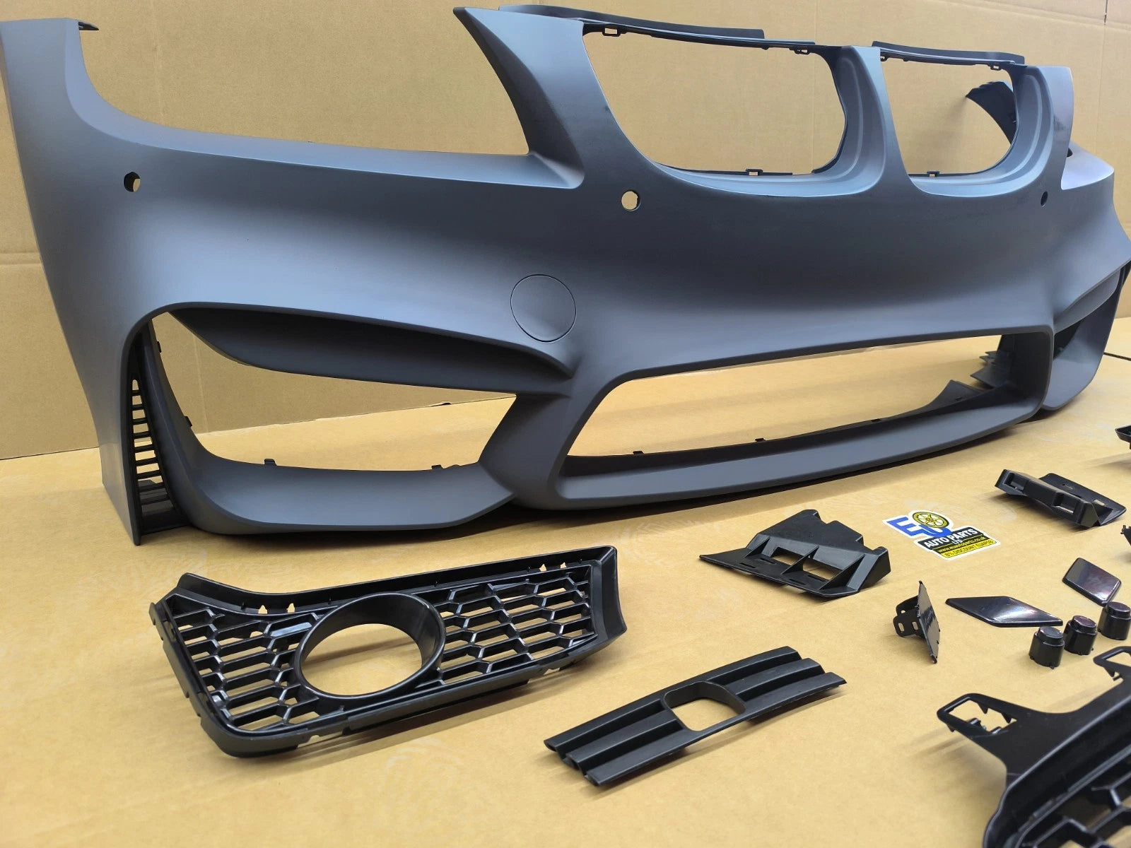 FOR BMW 3 SERIES E90 E91 SALOON TOURING M4 STYLE FRONT BUMPER LCI FACELIFT 08-11