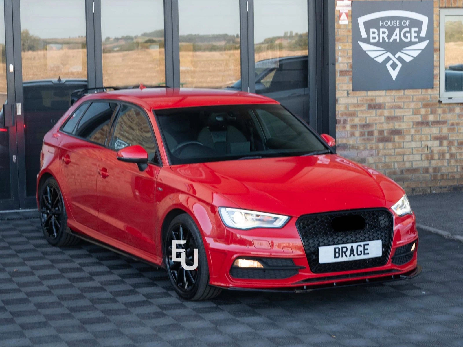 RS3 STYLE HONEYCOMB FRONT GRILLE FOR AUDI A3 8V PRE-FACELIFT GLOSS 2012-2016