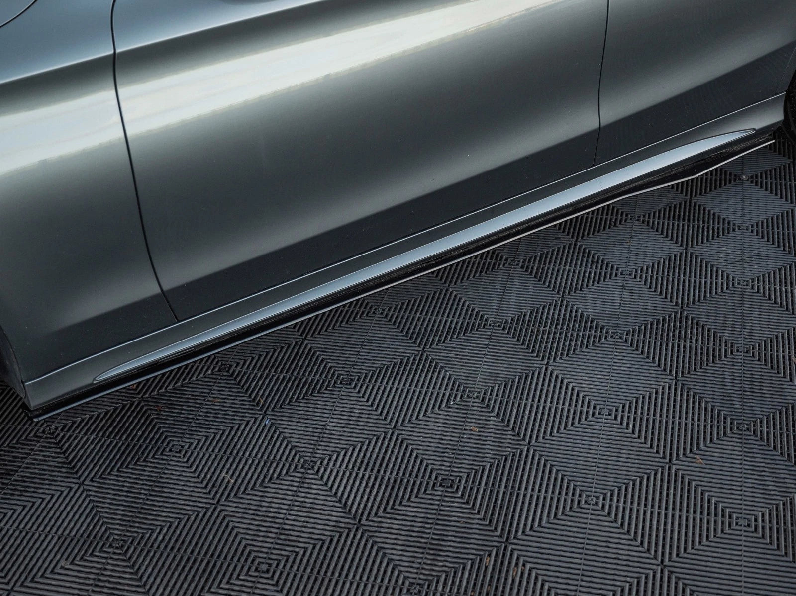 FOR MERCEDES C CLASS S205 C63 BODYKIT BODY KIT FRONT SPLITTER LIP DIFFUSER 15-18