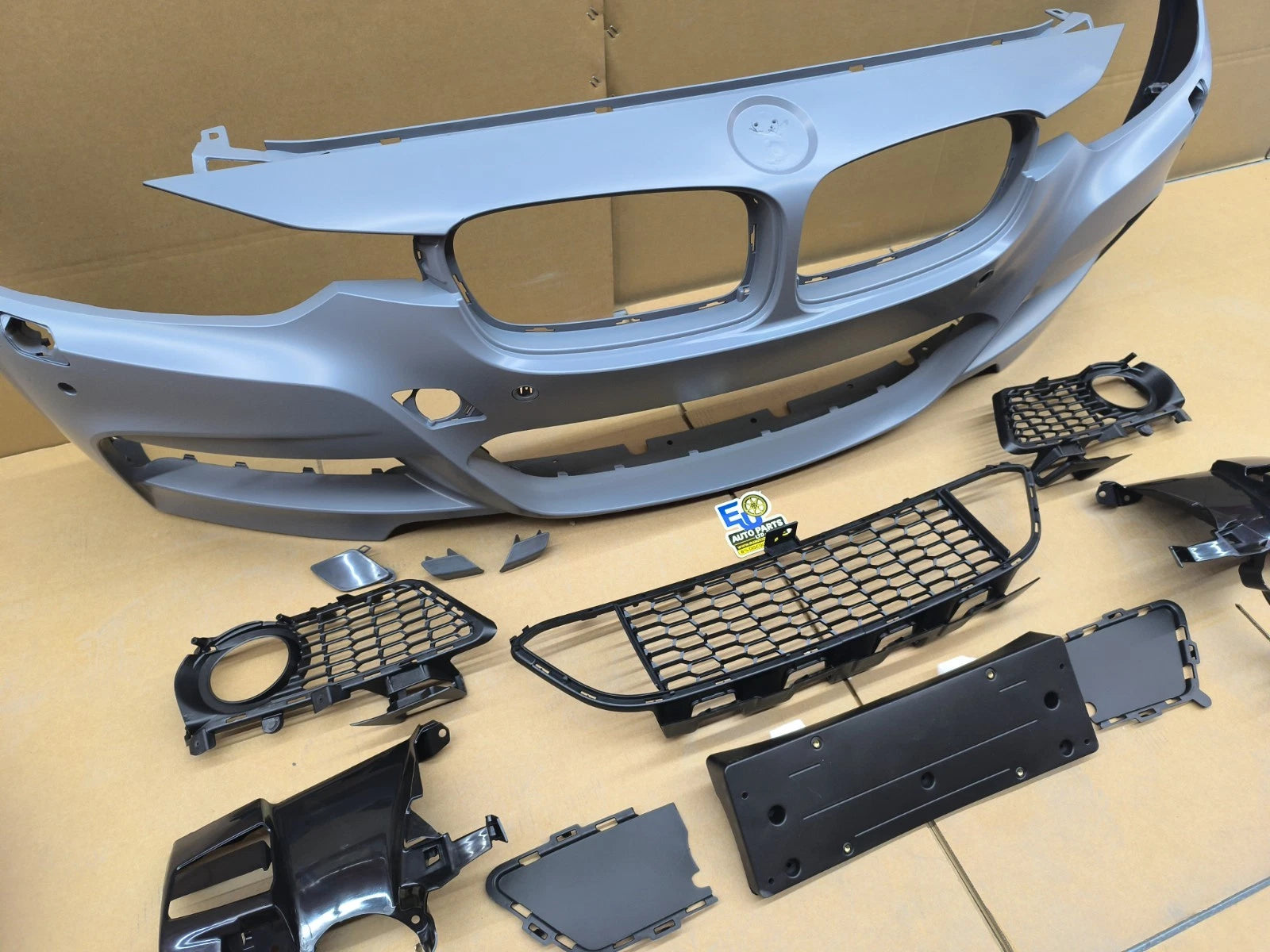 FOR BMW 3 SERIES F30 F31 M SPORT LOOK FRONT BUMPER GRILL W/PDC WASHER HOLE 15-19