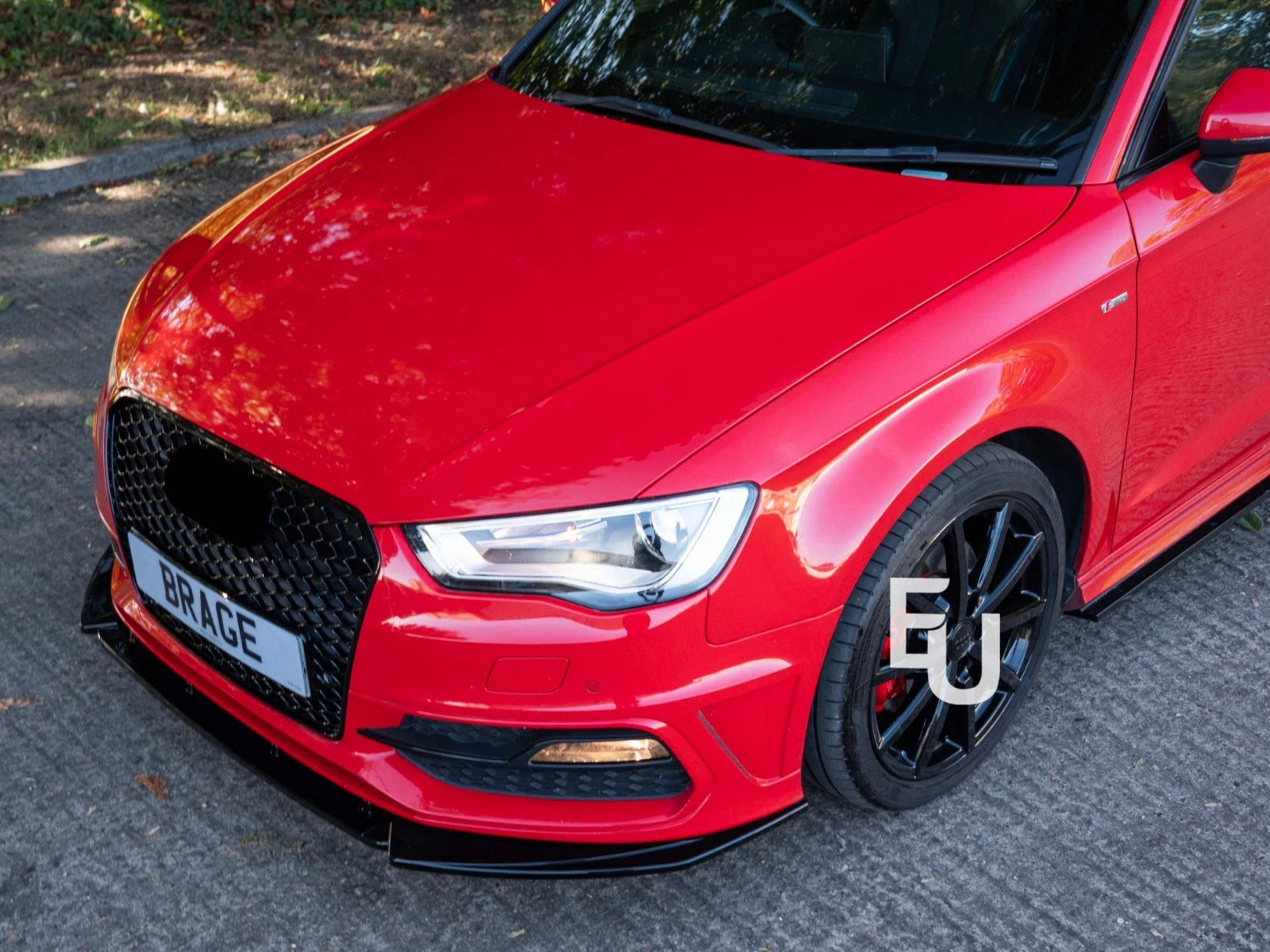 RS3 STYLE HONEYCOMB FRONT GRILLE FOR AUDI A3 8V PRE-FACELIFT GLOSS 2012-2016