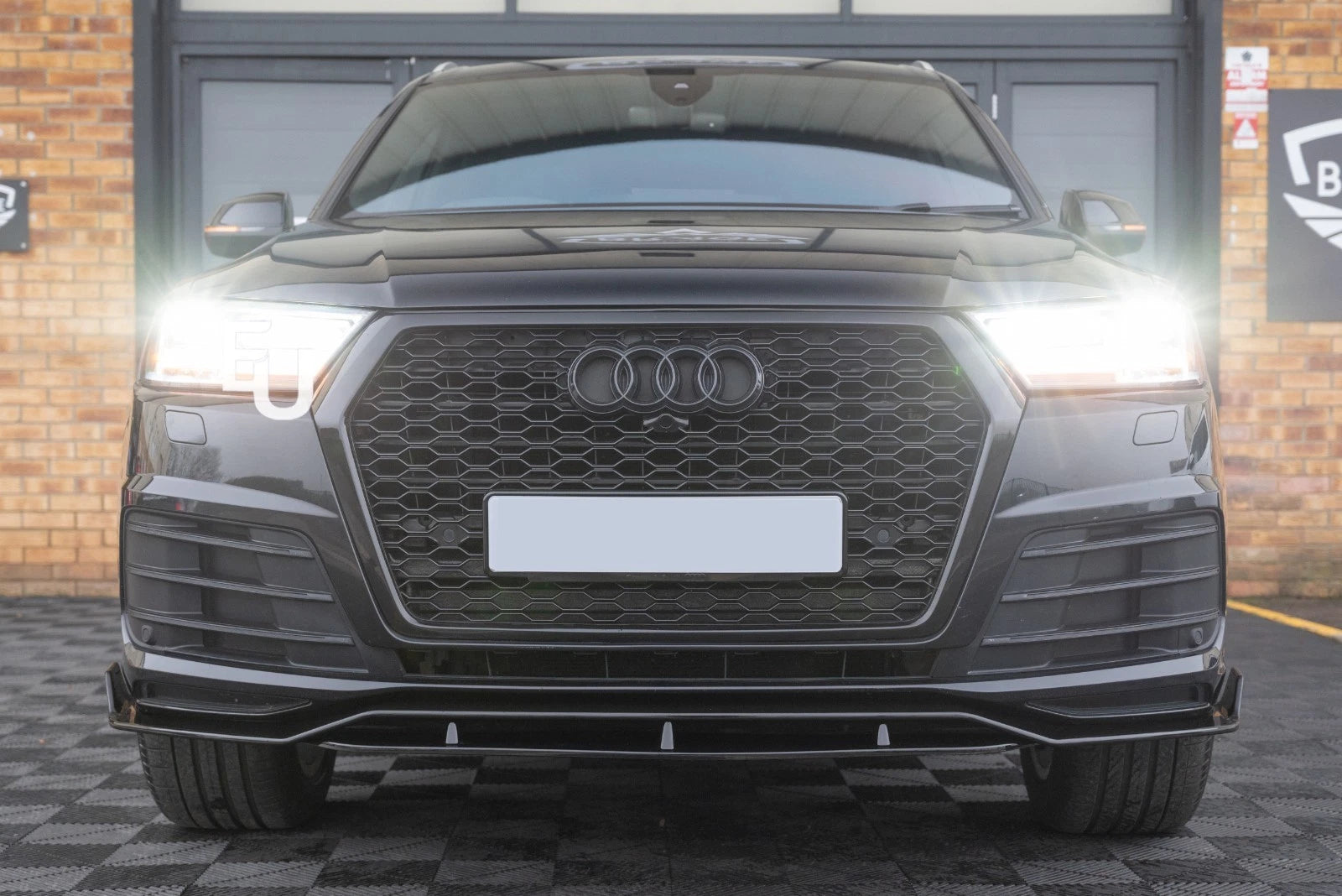 FOR AUDI Q7 4M SLINE SQ7 2015-2019 FRONT GRILLE HONEYCOMB GRILL RSQ7 STYLE BLACK