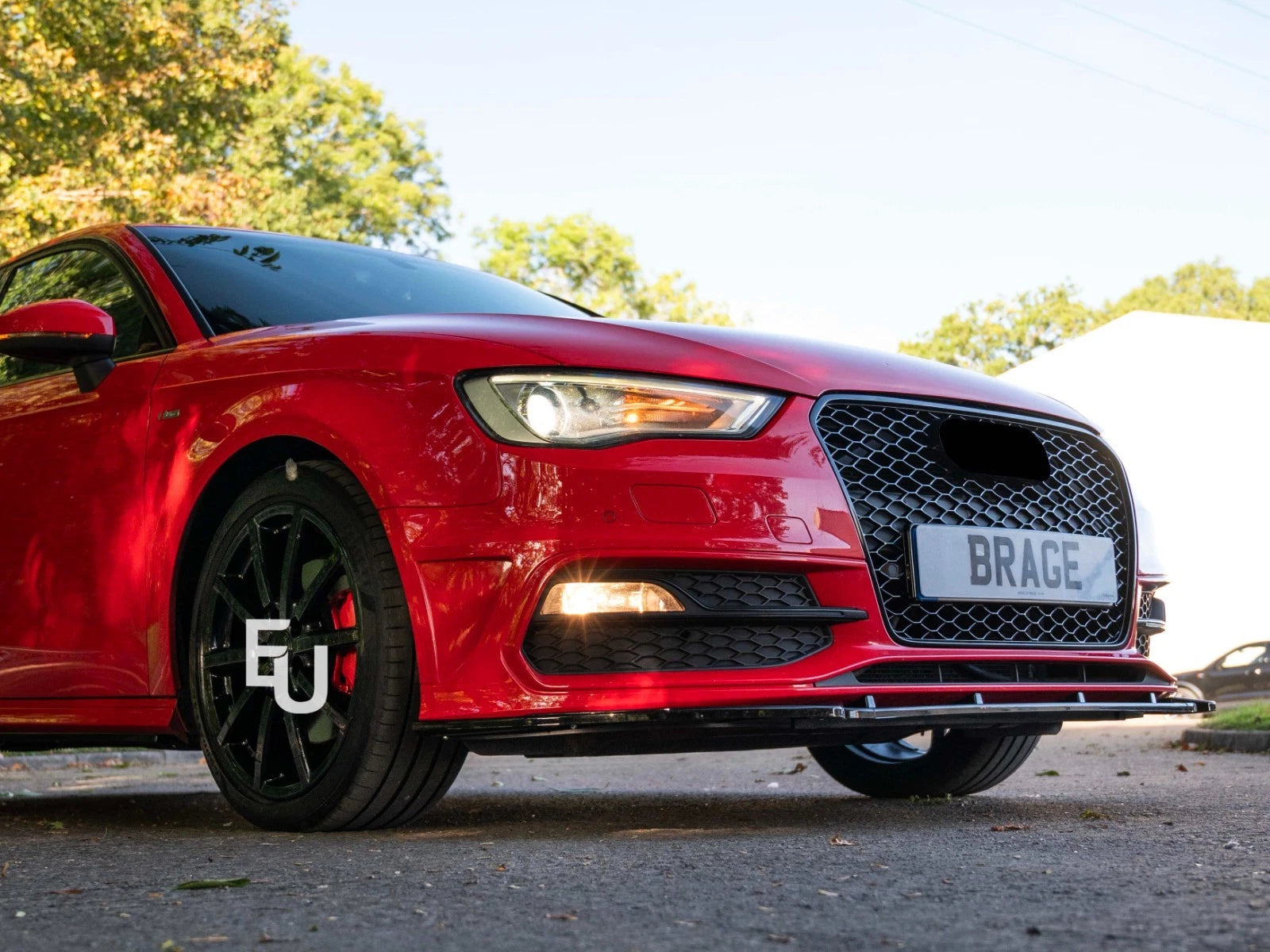 RS3 STYLE HONEYCOMB FRONT GRILLE FOR AUDI A3 8V PRE-FACELIFT GLOSS 2012-2016