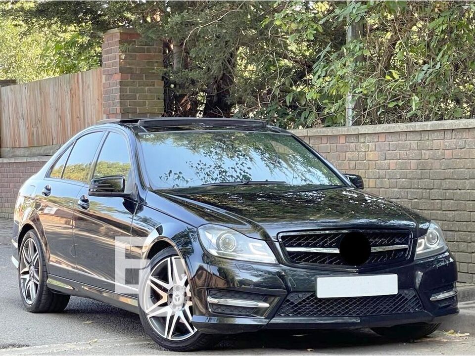 FOR MERCEDES C CLASS W204 07-15 FRONT GRILLE GRILL CHROME GLOSS BLACK AMG STYLE