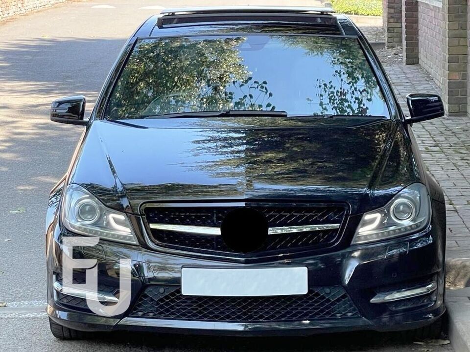 FOR MERCEDES C CLASS W204 07-15 FRONT GRILLE GRILL CHROME GLOSS BLACK AMG STYLE