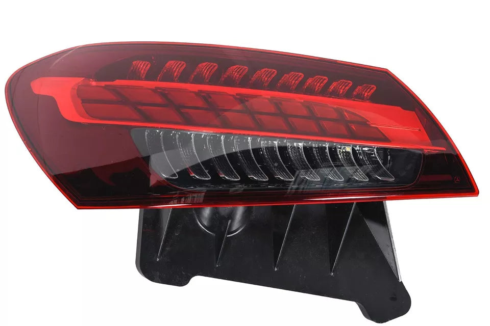 FOR MERCEDES BENZ E-CLASS W213 LCI AMG LEFT SIDE OUTER TAIL LIGHT LAMP LED 20-23